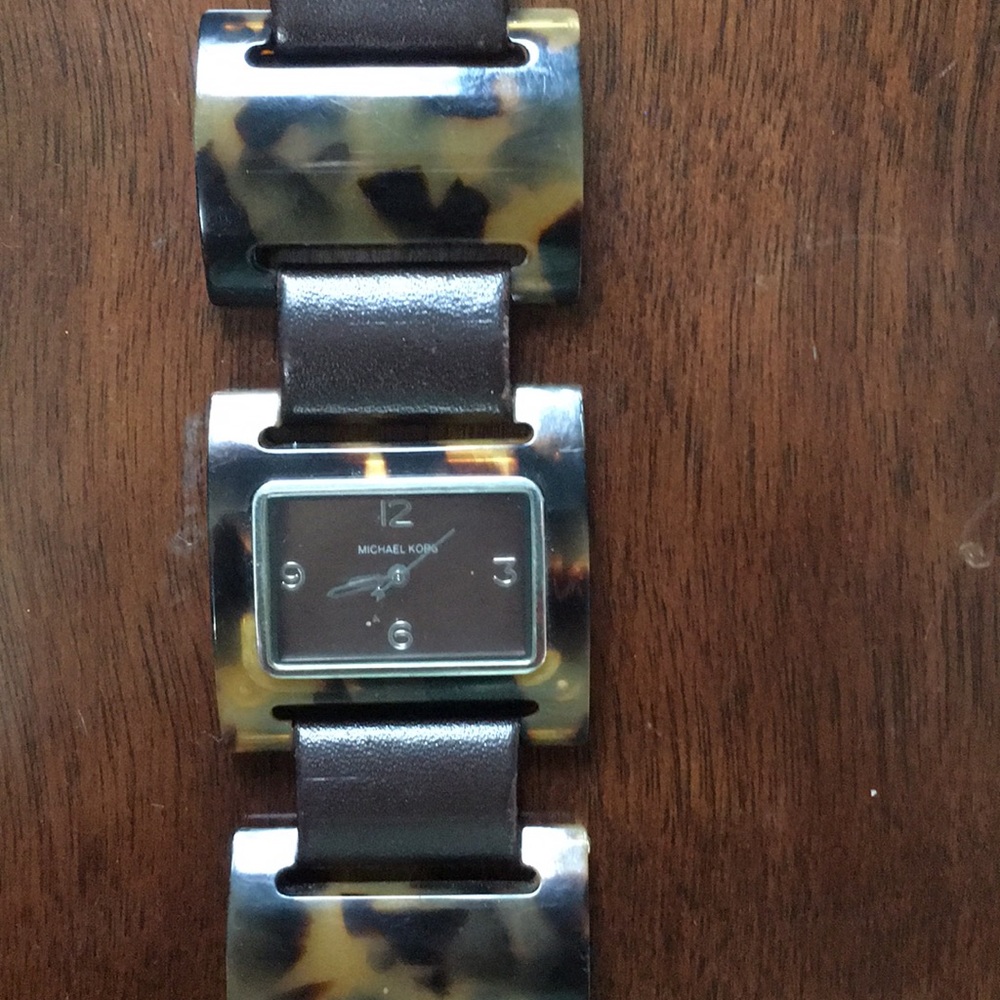 Michael Kors tort watch - Picture 2 of 7